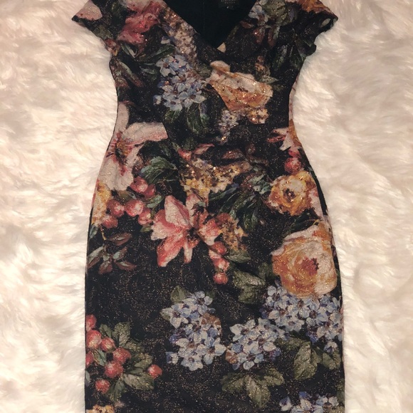 Dress - Picture 2 of 7